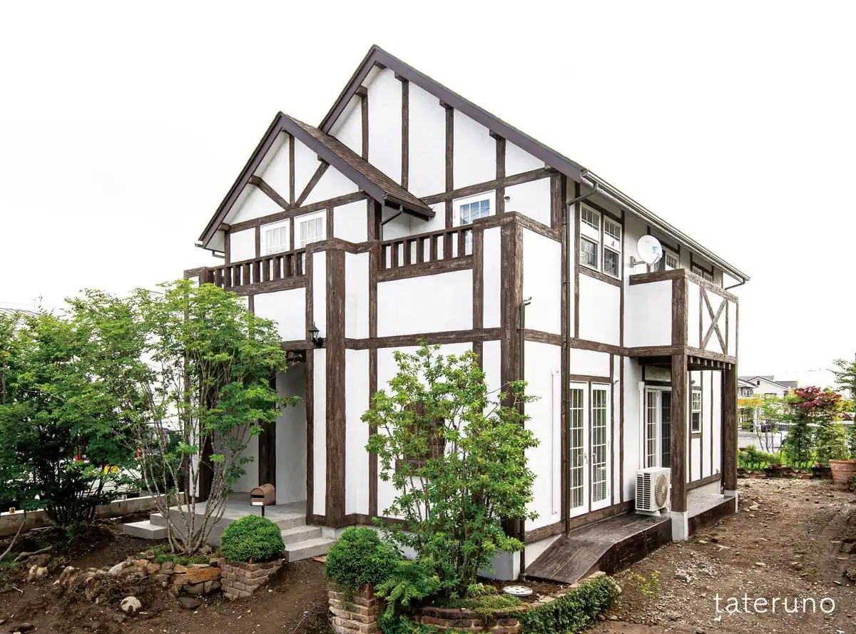 Bright House建築実例「中世ヨーロッパ風のハーフティンバー様式の家」の外観画像