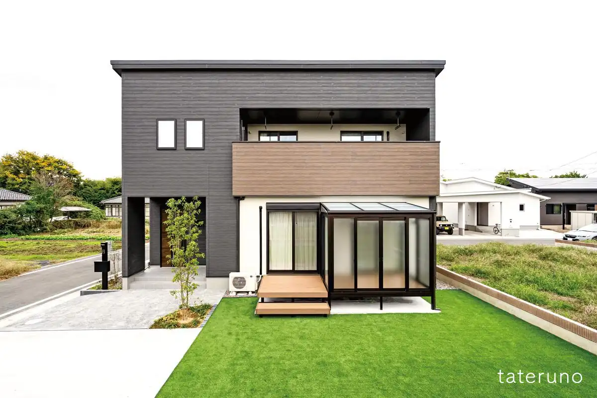 横尾材木店建築実例「規格住宅をベースに豊富な収納やサンルームを＋αした家」外観画像