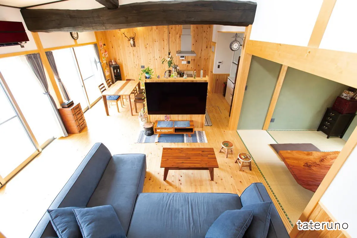 陽射しを取り込む間口の広い平屋