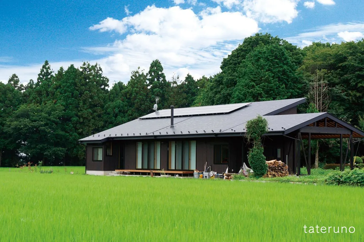 田園に悠然と佇む平屋のいえ