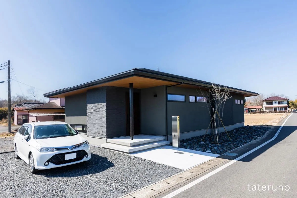 心地よさとデザイン性を両立した家族に寄り添う平屋の家