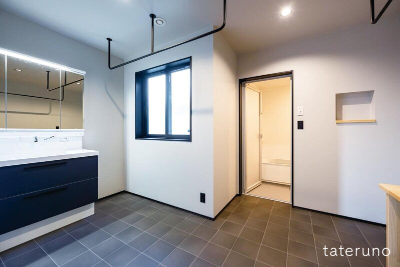 実例②最短距離で家事を完結する「L字型」-ランドリールーム