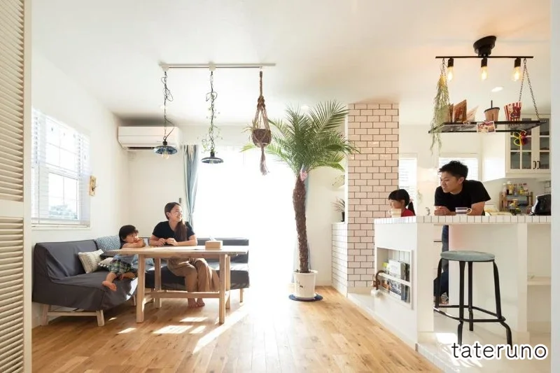 実例①吹き抜けリビング階段の間取り-ダイニング