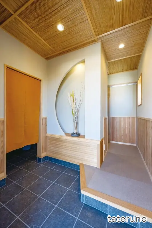 実例⑤家事エリアをぐるりと回遊できる動線-玄関