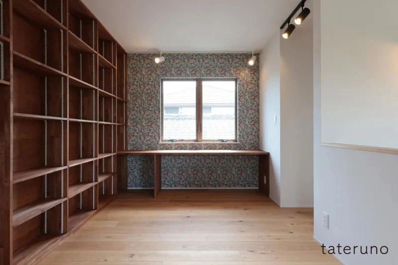 実例④回遊的な動線が家族をつなぐ2階リビングの家-読書スペース