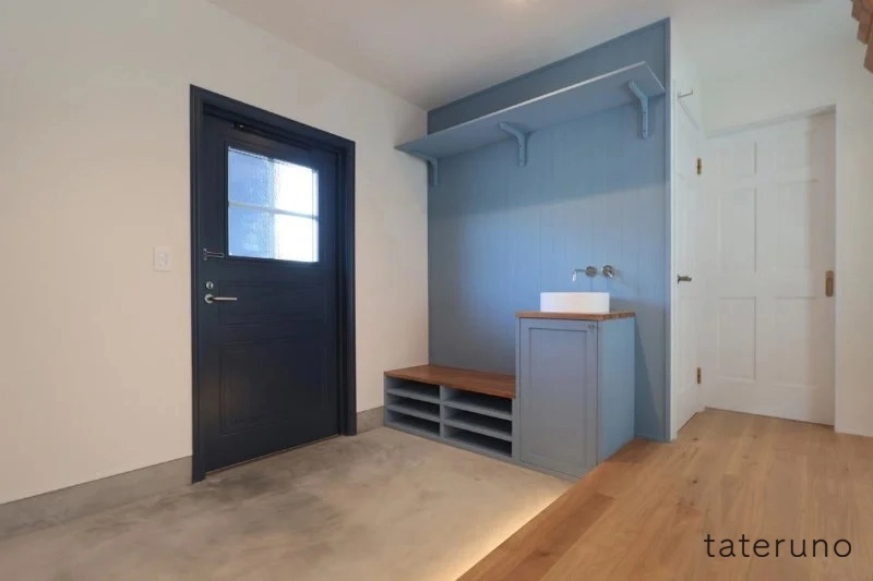 実例④回遊的な動線が家族をつなぐ2階リビングの家-玄関