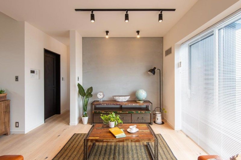 シンプルモダンな平屋住宅 壁や玄関のモルタル仕上げもポイント パステルホーム Iecocoro シンプルモダンな平屋住宅 壁や玄関のモルタル仕上げもポイント パステルホーム Iecocoro